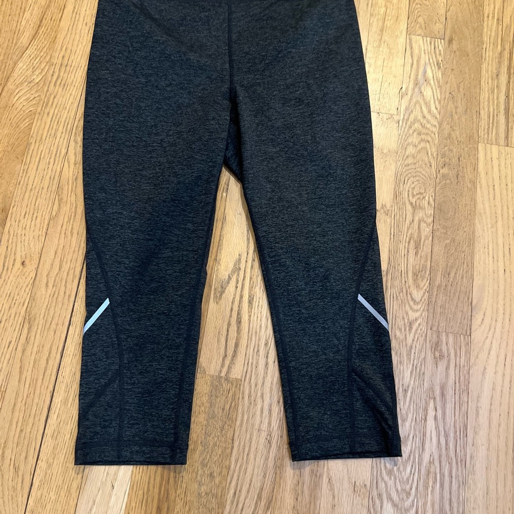 Ladies Size Medium "Xersion" Charcoal Gray Leggings Yoga Workout GUC ❤️